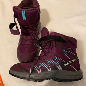 Girl winter boots. Never worn outside. Super cute boots